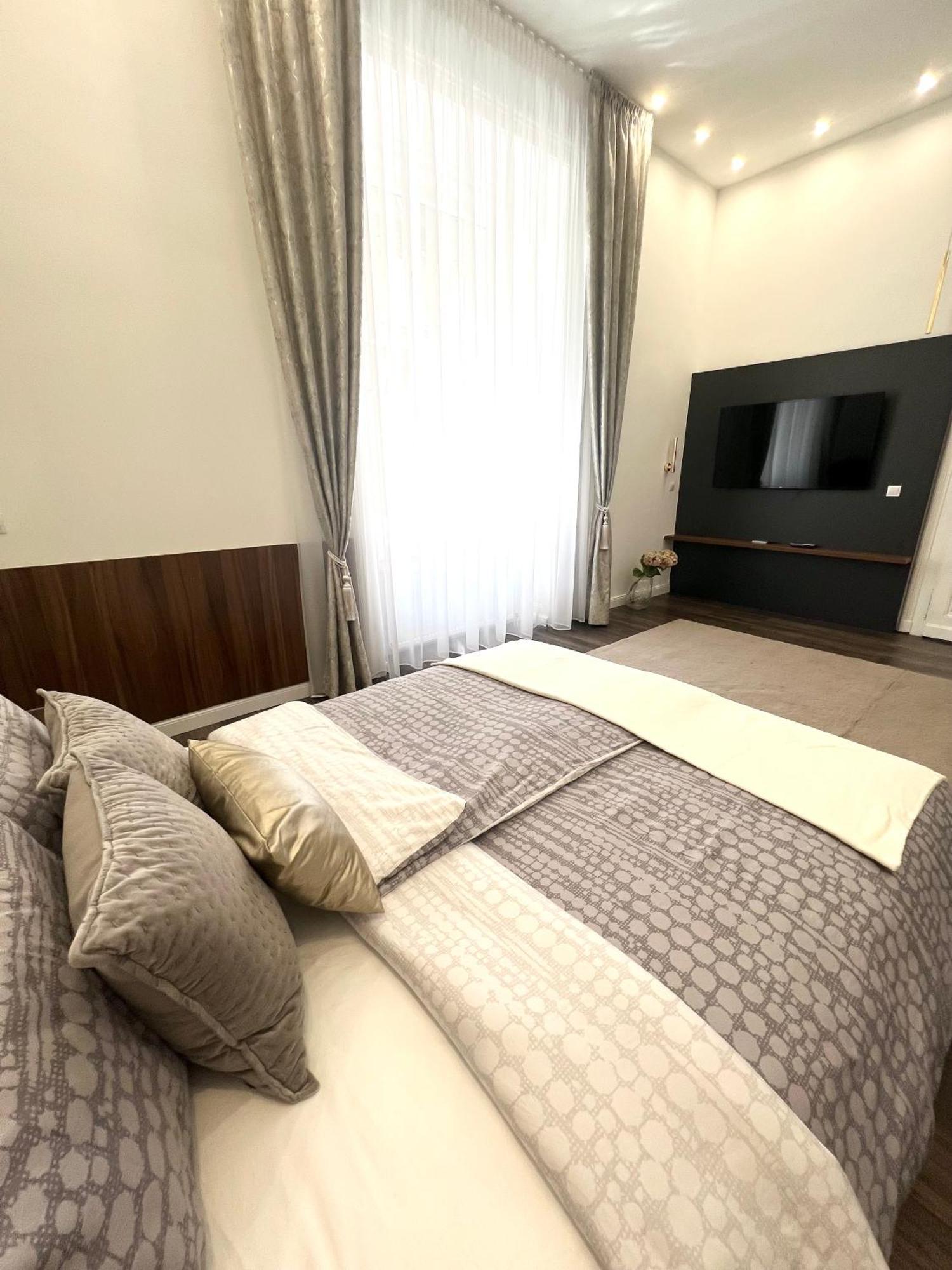 Elizabeth Apartment Deluxe Budapest Esterno foto